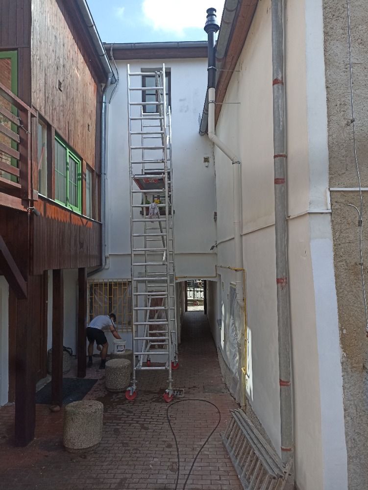 Image 12